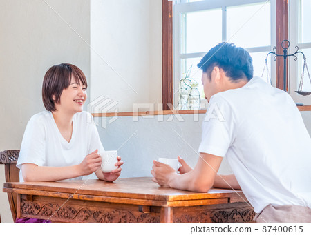 Relaxing couple Relaxing couple 87400615