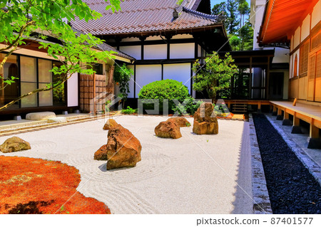 Fresh green Rin-no-ji stone garden Fresh green Rin-no-ji stone garden 87401577