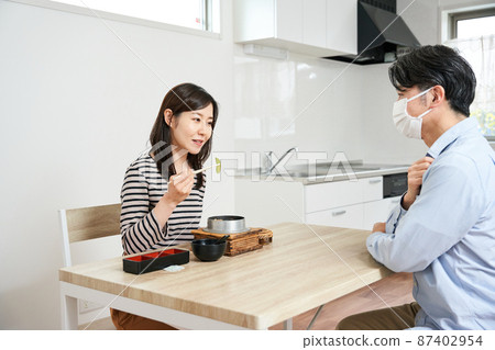 密切接觸者在家等候，不出門，新冠 87402954