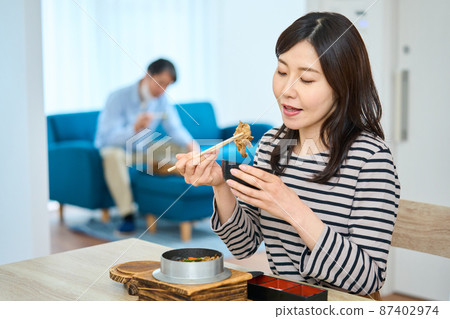 密切接觸者在家等候，不出門，新冠 87402974