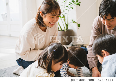 為人父母的母親 87403444