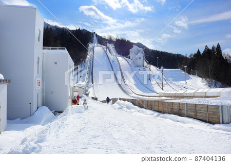 Hanawa ski area jumping platform 87404136