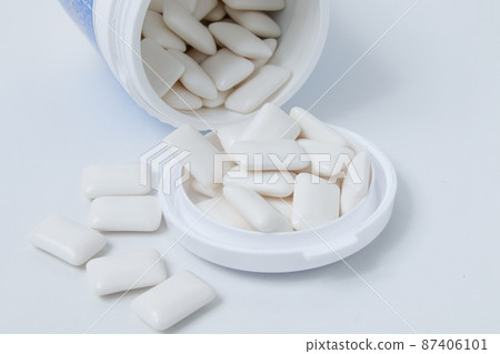 Gum, chew, snack, sweets, food, chewing gum, container, plastic container, xylitol 87406101