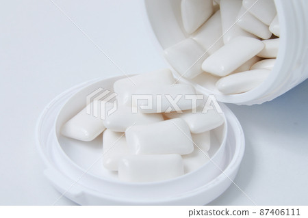 Gum, chew, snack, sweets, food, chewing gum, container, plastic container, xylitol 87406111