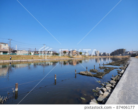 久中川等待春天 久中川等待春天 87406177