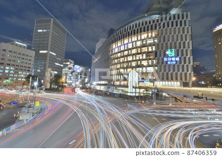 梅田十字路口夜景 梅田十字路口夜景 87406359