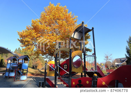 Scandinavian Forest Park Naughty Square 87406778