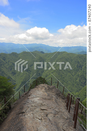 山脈和懸崖 山脈和懸崖 87407240