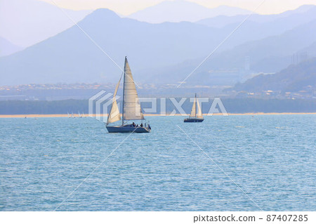 福岡原始松林前遊艇來來往往 87407285