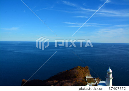 Chikiumisaki Lighthouse and the Pacific Ocean Chikiumisaki Lighthouse and the Pacific Ocean 87407852
