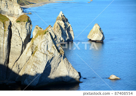Cape Chikyu-Erosion of Special-Looking Rocks Cliffs 87408554