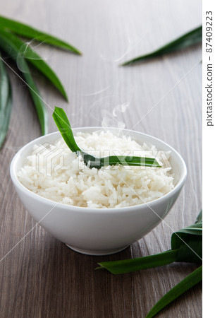 cooked rice with Aromatic Pandan cooked rice with Aromatic Pandan 87409223