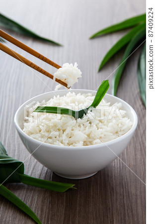 cooked rice with Aromatic Pandan cooked rice with Aromatic Pandan 87409224