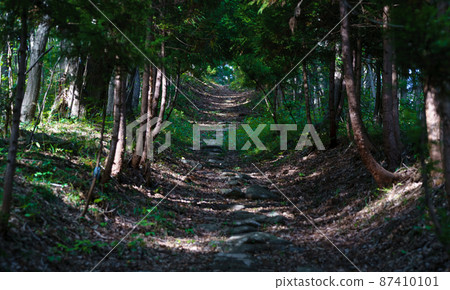 山間小道 山間小道 87410101