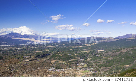 Mt. Fuji seen from the Izu skyline 87411738