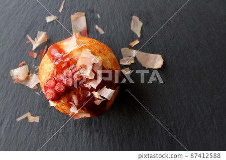 Takoyaki with visible octopus 87412588