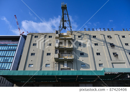 神戶港新光碼頭2號碼頭的住友倉庫,計劃中的競技場建設工地 神戶港新光碼頭2號碼頭的住友倉庫,計劃中的競技場建設工地 87420406