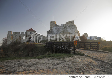 Rabsztyn medieval castle in Silesia, Poalnd Rabsztyn medieval castle in Silesia, Poalnd 87420492