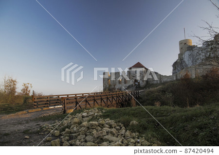 Rabsztyn medieval castle in Silesia, Poalnd Rabsztyn medieval castle in Silesia, Poalnd 87420494