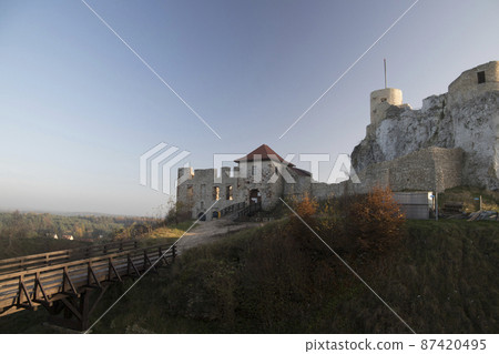 Rabsztyn medieval castle in Silesia, Poalnd Rabsztyn medieval castle in Silesia, Poalnd 87420495