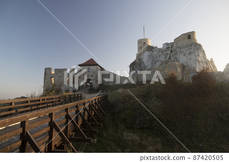 Rabsztyn medieval castle in Silesia, Poalnd Rabsztyn medieval castle in Silesia, Poalnd 87420505