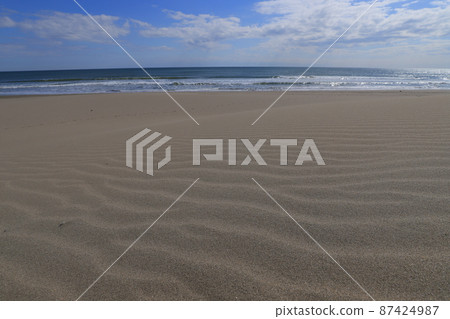 Kujukuri beach and sea on the Boso Peninsula 87424987