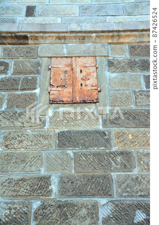 A quaint stone wall A quaint stone wall 87426524