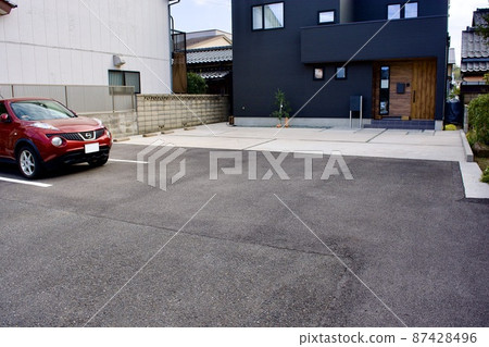 Parking lot of a general house Parking lot of a general house 87428496