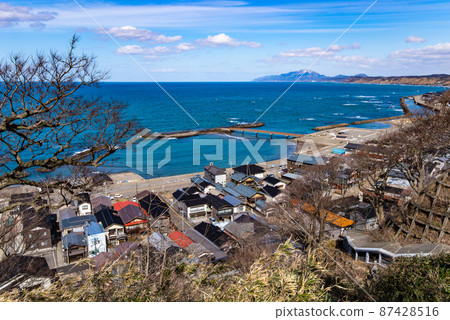 Image of a city along the coast and a city of the sea (photographed by Izumozaki Town, Santo District, Niigata Prefecture) 87428516