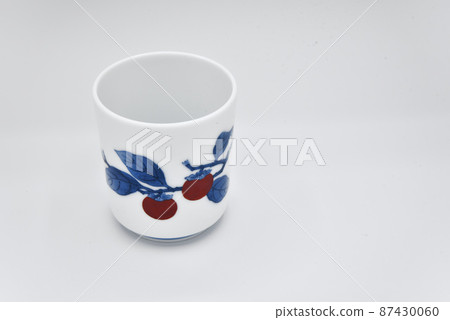 Fifteenth Kakiemon, a teacup 87430060