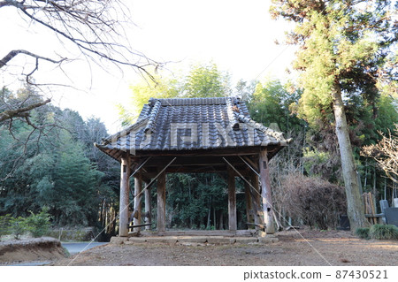 位於片野城遺址附近的城主墓碑的淨琉璃光寺 位於片野城遺址附近的城主墓碑的淨琉璃光寺 87430521