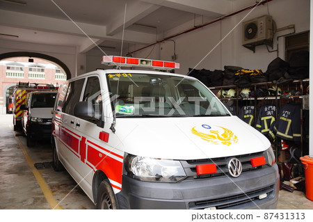 ambulance 87431313
