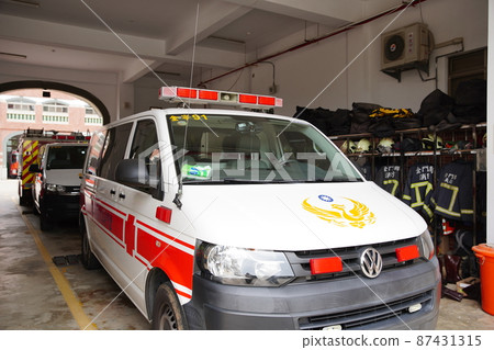 ambulance 87431315