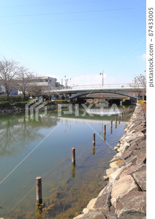 Triangular bridge (front) and Sakurabashi (back) over Shinkawa, Edogawa-ku, Tokyo Triangular bridge (front) and Sakurabashi (back) over Shinkawa, Edogawa-ku, Tokyo 87433005