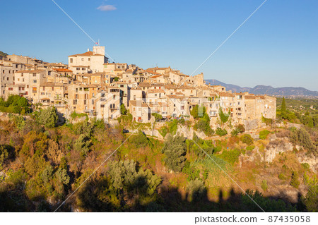 Tourrettes-sur-Lou，法國南部一個美麗的村莊 87435058