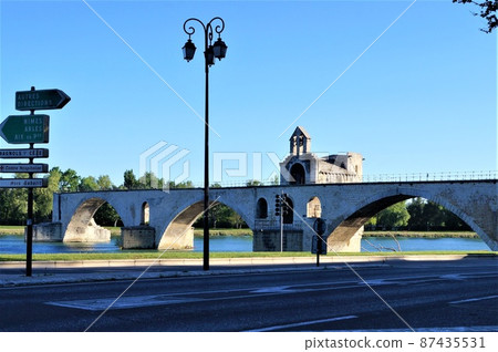 Pont d'Avignon in Avignon, France 87435531