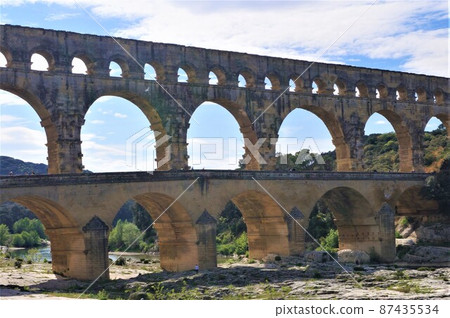 Pont du Gard over the Gardon River in France Pont du Gard over the Gardon River in France 87435534
