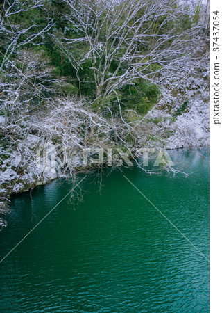 [Scenic spot] Winter scenery of Kumejikyo [Saigawa] 87437054