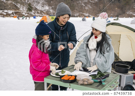野營兒童烹飪食物 87439738