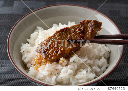 與飯糰的烤肉 87440523