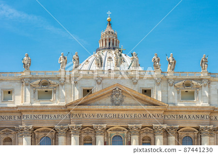 St. Peter's Basilica in Vatican city in Rome, Italy St. Peter's Basilica in Vatican city in Rome, Italy 87441230