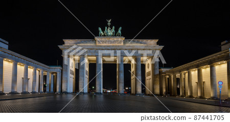 Symbol of Berlin and Germany, Brandenburg gate at night Symbol of Berlin and Germany, Brandenburg gate at night 87441705