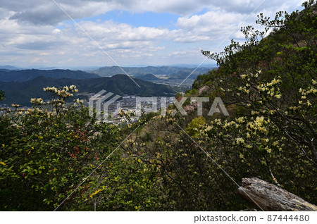 From the Mukaiyama mountain range From the Mukaiyama mountain range 87444480