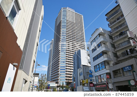 東京品川區武藏小山站前重建的塔式公寓和建築物 87445859