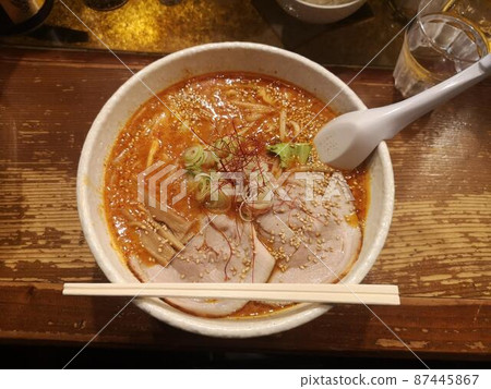 八幡本拉麵店“Keiso”的味噌火山拉麵 87445867