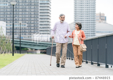 資深夫婦步行康復 87448915