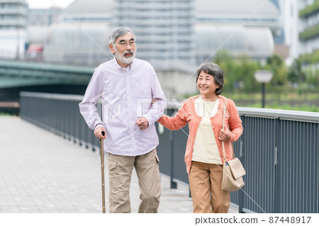 資深夫婦步行康復 87448917