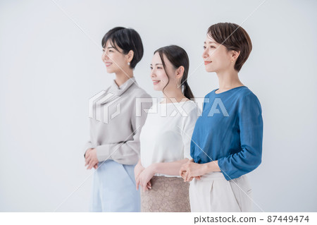 3 women portrait profile 3 women portrait profile 87449474