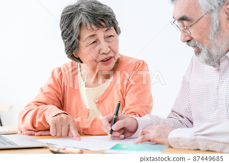 老年夫婦的遺囑 87449685