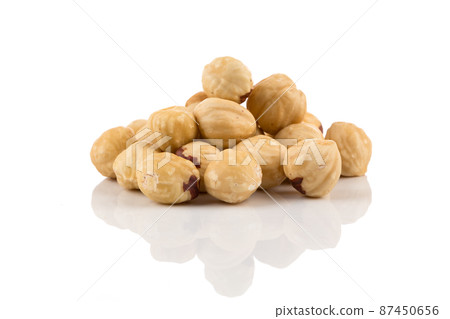 Closeup view of hazelnuts 87450656